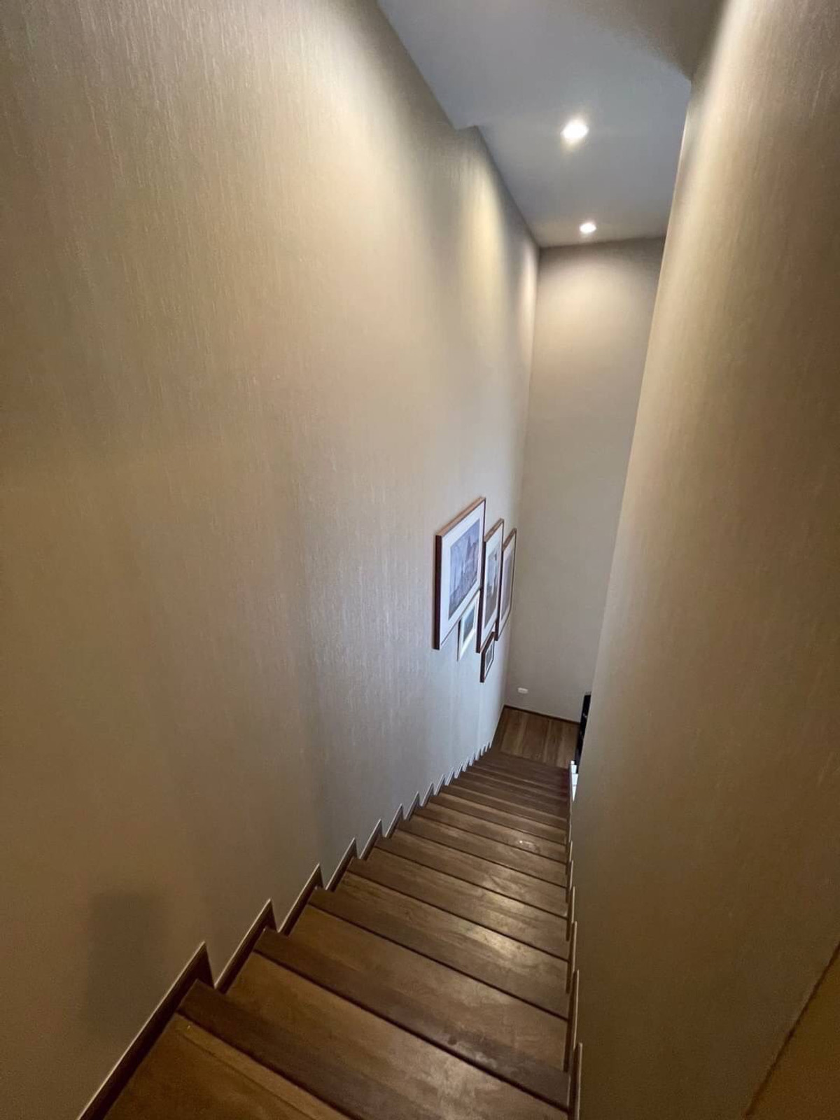 For RentCondoSapankwai,Jatujak : For rent: Onyx Phaholyothin 1 bed Duplex, high floor, price 18,500/month. If interested, contact 098-9655699 I LINE: 0817333255 Pick available room 25/3/69