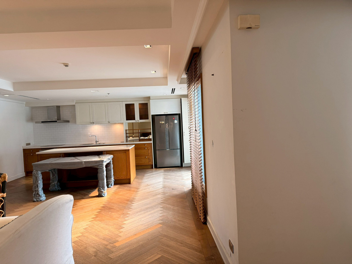 ขายคอนโดสุขุมวิท อโศก ทองหล่อ : คอนโดหรูห้องใหญ่ 2 ห้องนอน ที่ La Vie En Rose Sukhumvit 36, Contact 062-496-6454