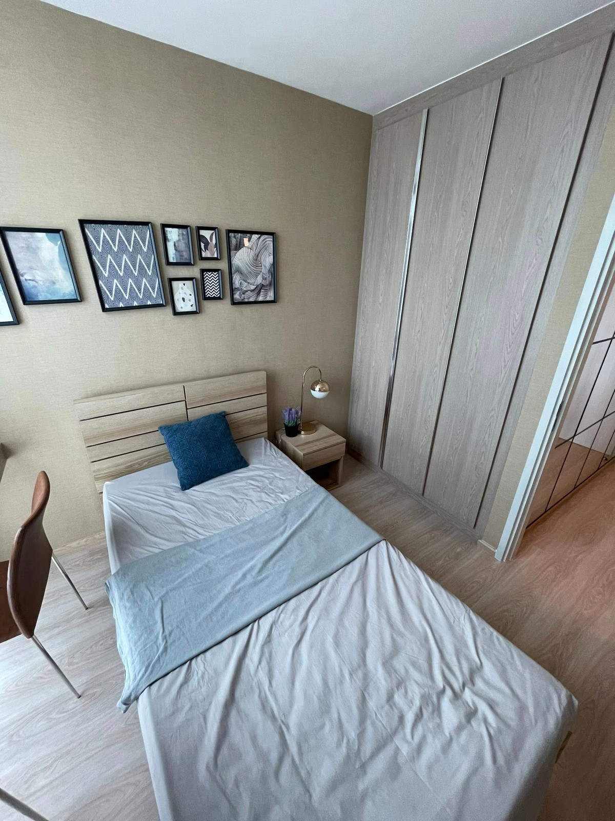 For SaleCondoRatchadapisek, Huaikwang, Suttisan : Noble Revolve Ratchada 2 / 2 Bedrooms (FOR SALE), Noble Revolve Ratchada 2 / 2 Bedrooms (For Sale) TARN243