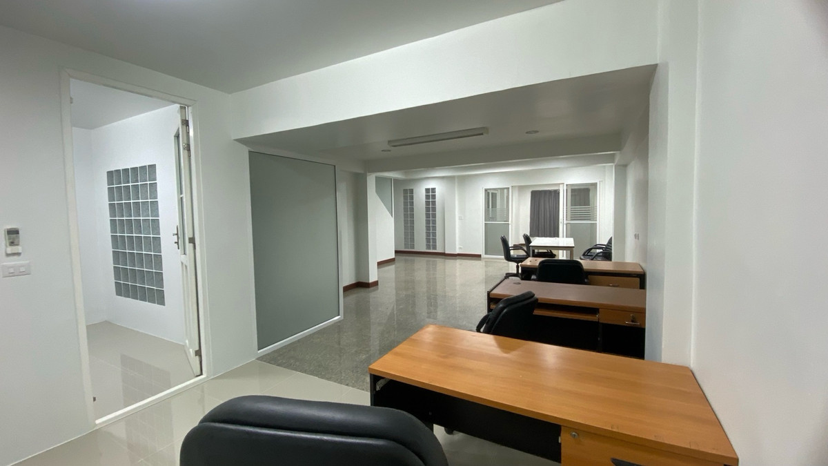 For RentHome OfficeBangna, Bearing, Lasalle : 🏢 4-story home office for rent | Soi Lasalle 77 (Bangna) ✨ Potential location, Bangna-LaSalle, near the Yellow Line.