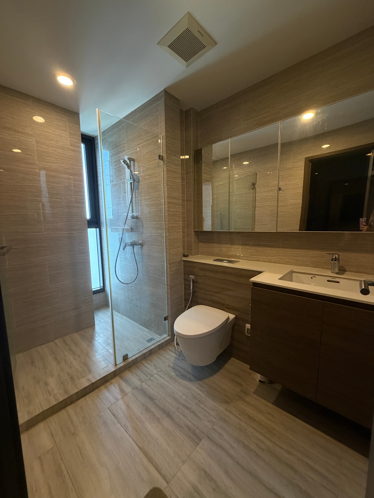 For SaleCondoOnnut, Udomsuk : Whizdom Essence / 2 Bedrooms (FOR SALE), Whizdom Essence / 2 Bedrooms (For Sale) BB034