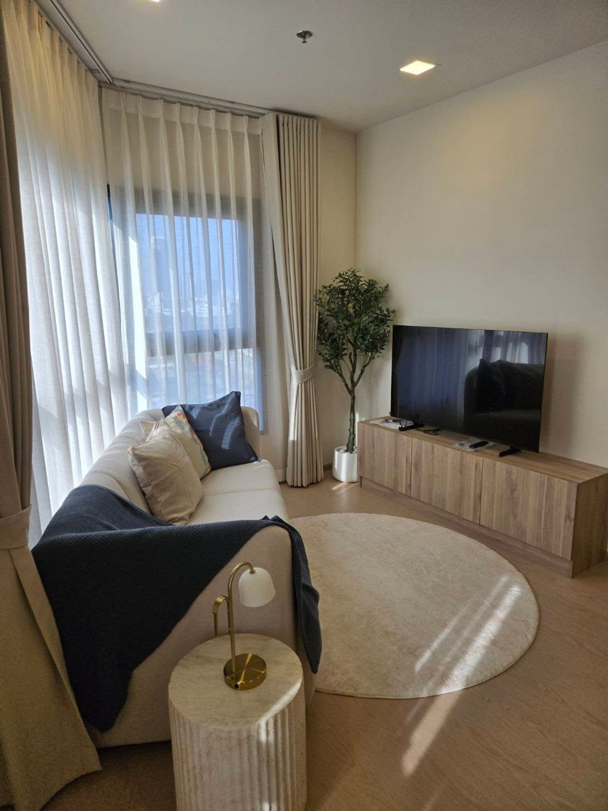 For SaleCondoRama9, Petchburi, RCA : THE BASE URBAN RAMA 9 / 2 Bedrooms (SALE WITH TENANT), The Base Urban Rama 9 / 2 Bedrooms (sold with tenant) TARN246