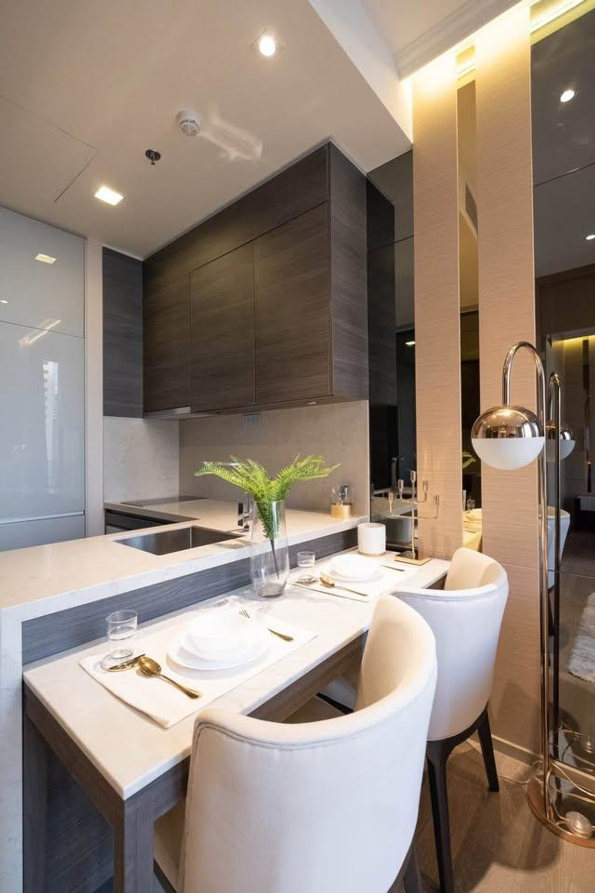 ให้เช่าคอนโดสุขุมวิท อโศก ทองหล่อ : 🏙️ GT15732 | The Esse Asoke Prime Location in CBD