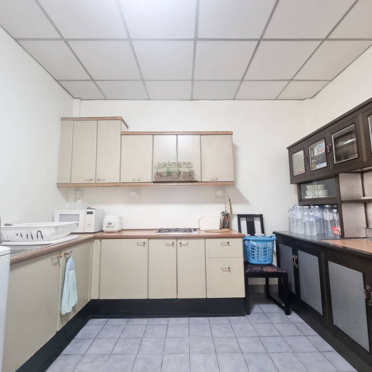 ขายทาวน์โฮมรามคำแหง หัวหมาก : ทาวน์เฮ้าส์สภาพดี ติดรถไฟฟ้าศรีกรีฑาระยะเดิน 500 เมตร  ใกล้โรงพยาบาลสมิติเวช ศรีนครินทร์ 🚶