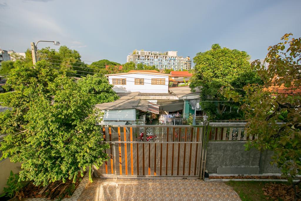 ให้เช่าบ้านรัชดา ห้วยขวาง : 🔥ให้เช่าด่วน🔥บ้านไม้สัก (ใกล้ MRT สุทธิสาร 1.7 กม.)