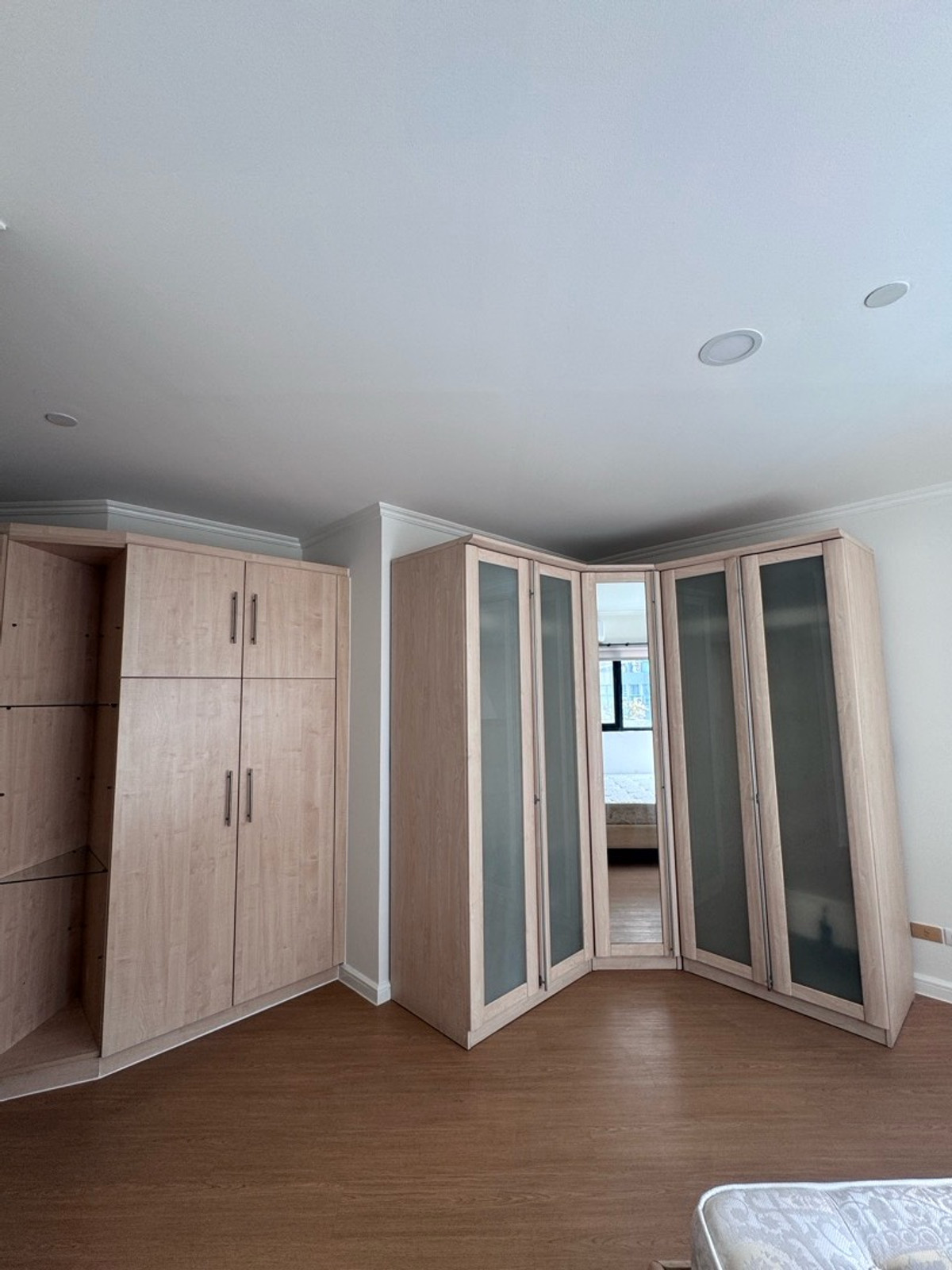 For RentCondoSathorn, Narathiwat : 🔥🚨Urgent! Sathorn gardens 2bed 2bath 94 Sq.m Only 40,000 per month