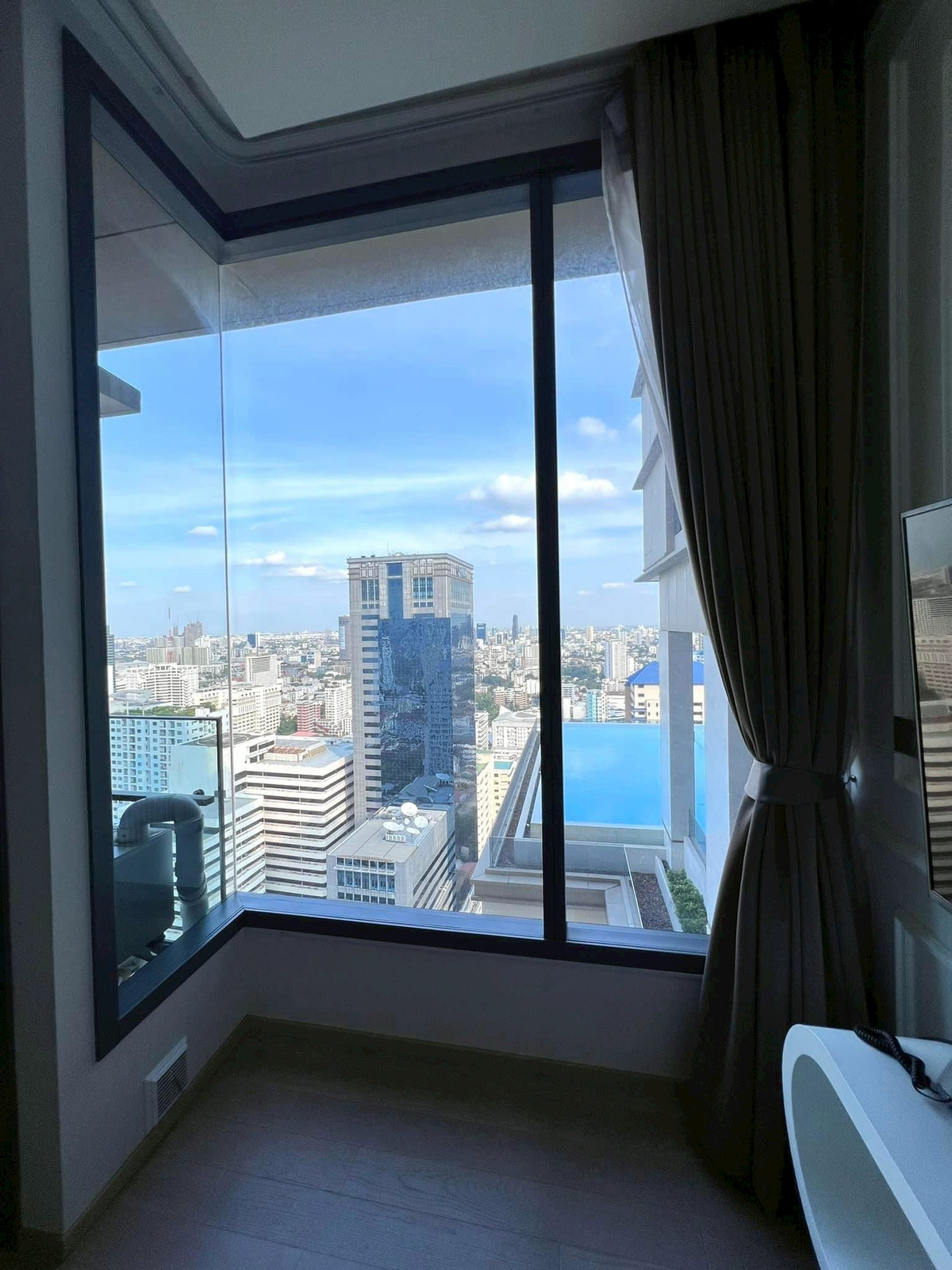 ให้เช่าคอนโดสุขุมวิท อโศก ทองหล่อ : 🏙️ GT15733 | The Esse Asoke Prime Location in CBD