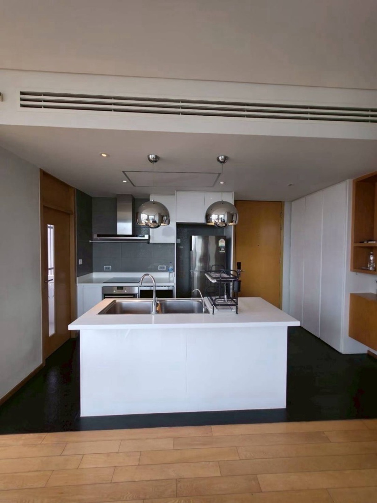 ให้เช่าคอนโดสุขุมวิท อโศก ทองหล่อ : Aequa Sukhumvit 49. for rent - 0816037454