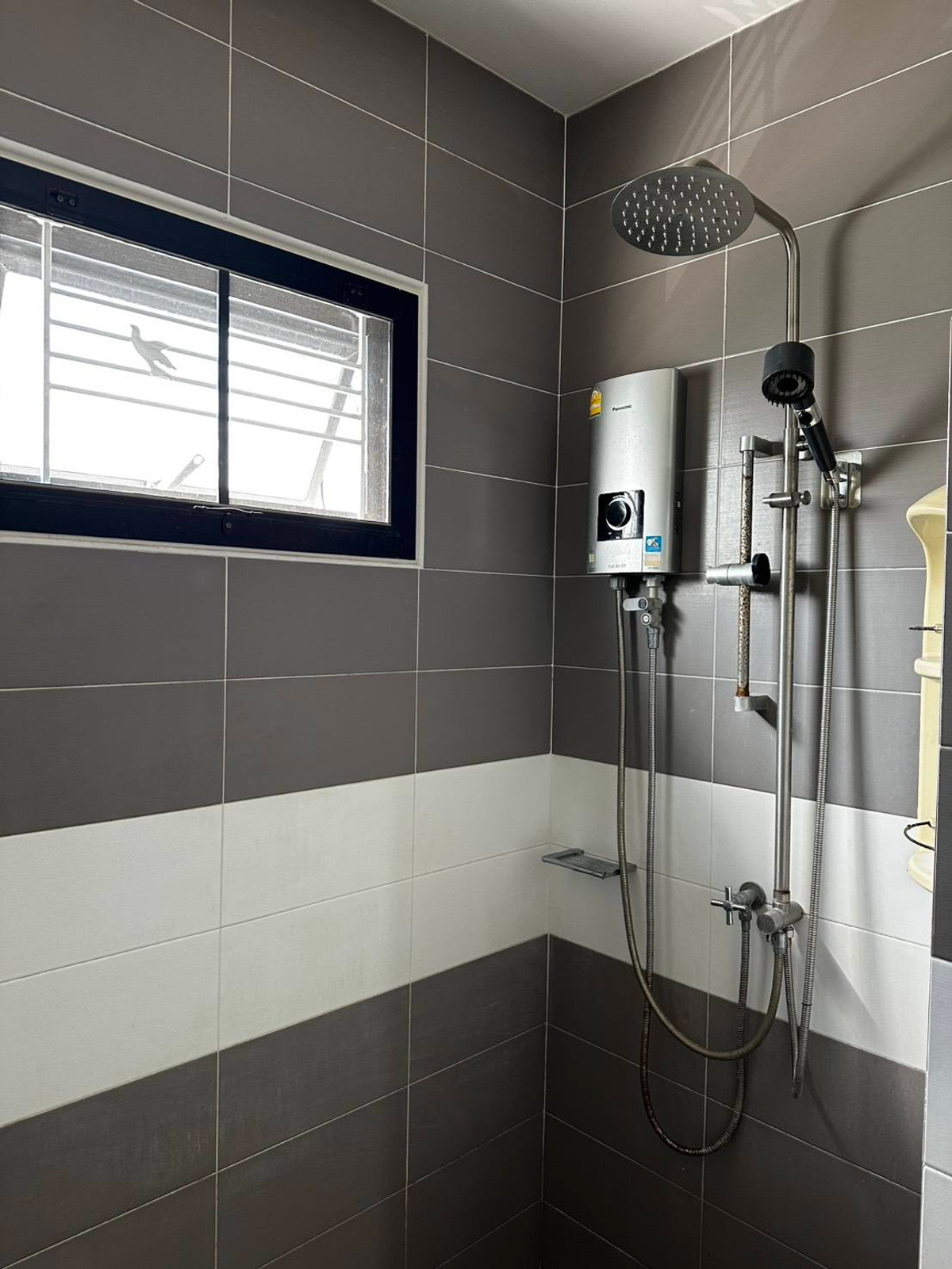 ขายบ้านพัทยา บางแสน ชลบุรี สัตหีบ : สงบแต่ไม่ไกลเมือง! ใกล้ถนนใหญ่ เดินทางไว 🌿 อนัญญา พรีเมี่ยม พลัส / 3 ห้องนอน (ขาย), Ananya Premium Plus / 3 Bedrooms (FOR SALE) BEWN062