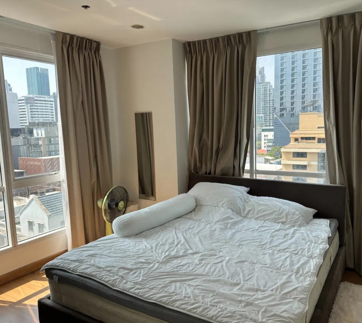 For RentCondoRatchathewi,Phayathai : Complete Ratchaprarob 55 sq.m. Please add LINE ID @806qphgn o8415o5483 (ไทย/ENG/한국어/中國)✨