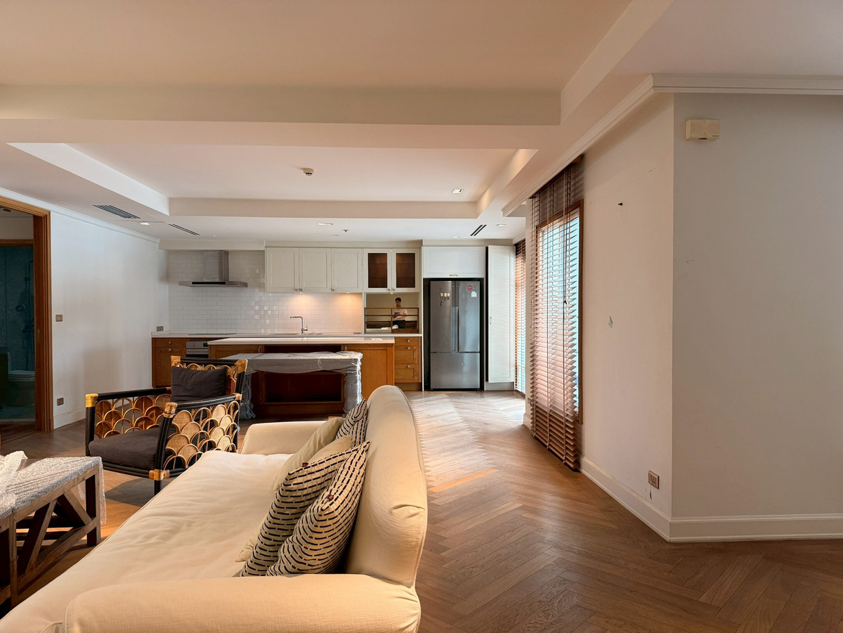 For SaleCondoSukhumvit, Asoke, Thonglor : Large 2 bedroom luxury condo at La Vie En Rose Sukhumvit 36, Contact 062-496-6454