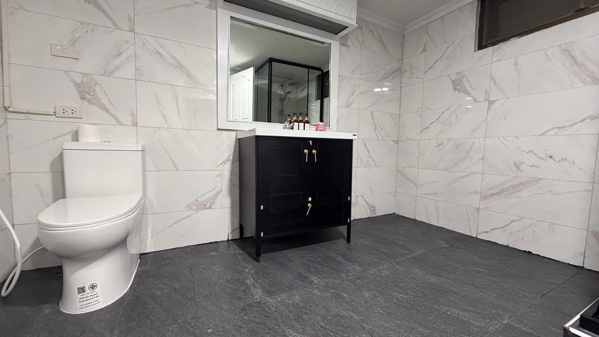 For RentSukhumvit, Asoke, Thonglor : Charan Tower Residences by Aspira | 1 Bed 70 sq.m. Please call: 062-496-6454