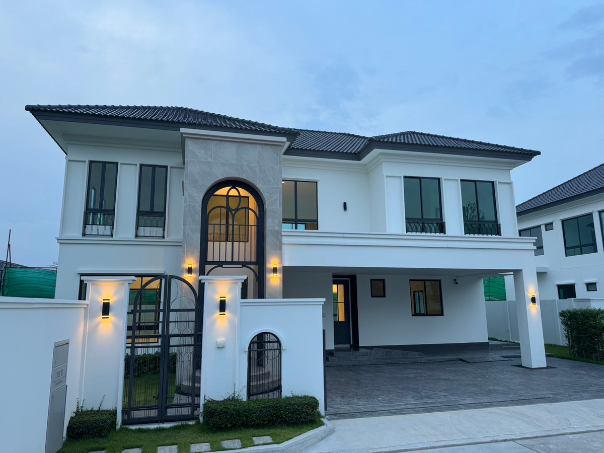 For RentHouseBang kae, Phetkasem : 4 bedrooms, 5 bathrooms, 1 maids room, beautifully decorated, fully furnished, complete with electrical appliances.