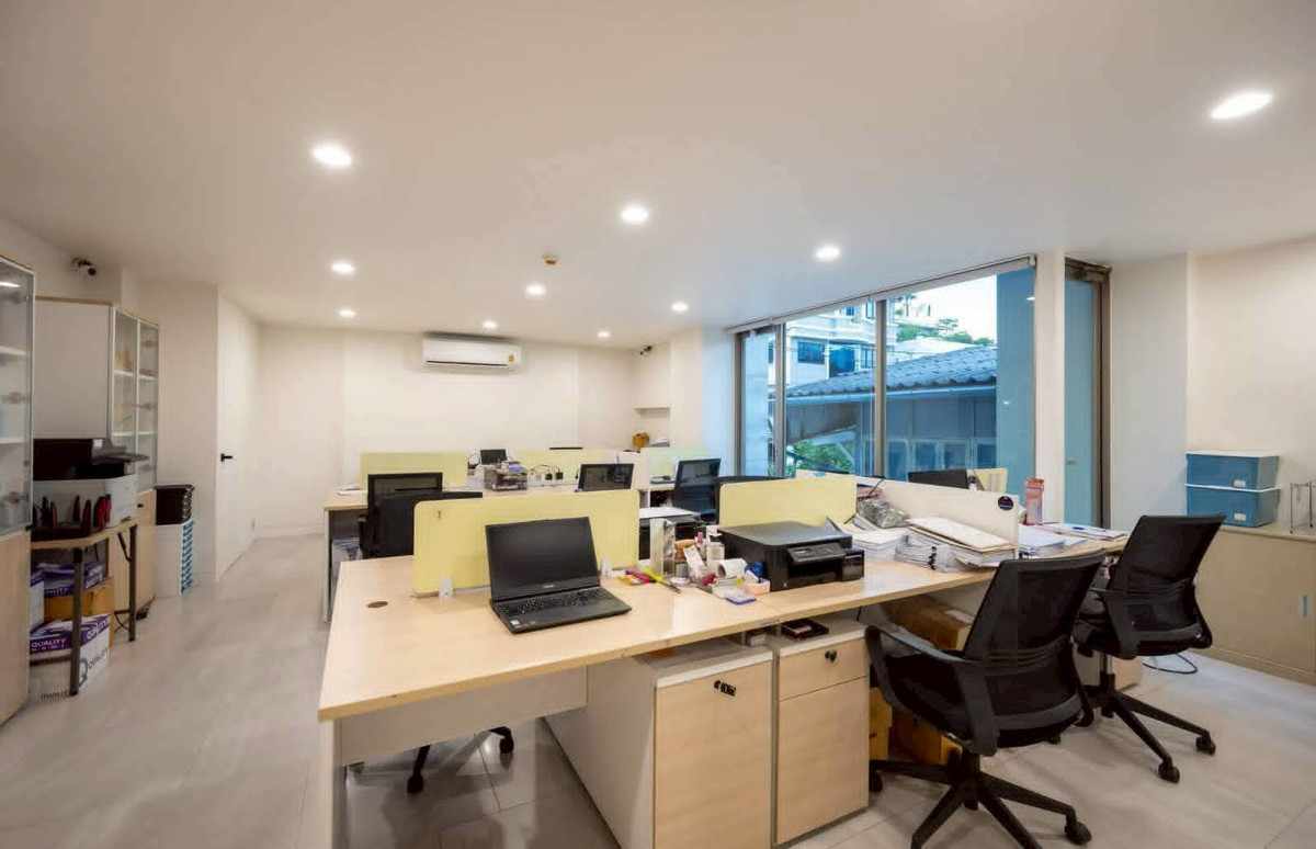 For SaleHome OfficeSapankwai,Jatujak : 5-Storey Home Office with Passenger Lift (Modern Luxury) Please call: 082-894-4624