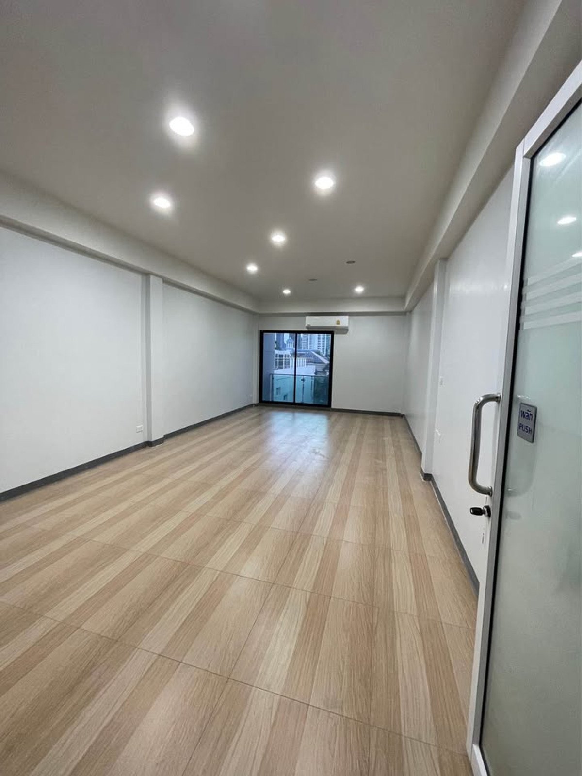 ให้เช่าบ้านสะพานควาย จตุจักร : Home Office + Warehouse ใกล้สวนจตุจักร รถไฟฟ้าใต้ดิน เข้าออกถนนได้ 3 เส้น 