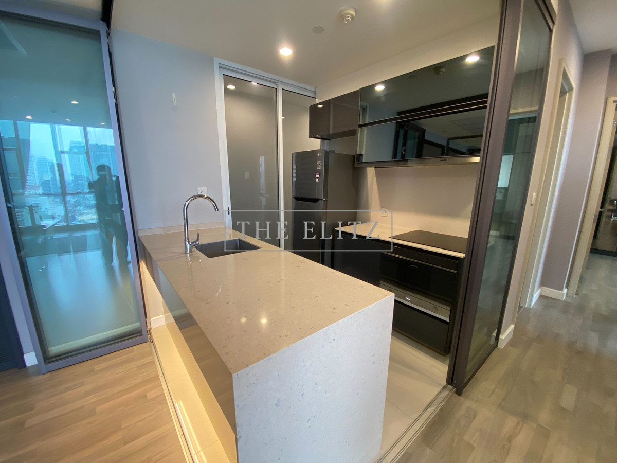 ให้เช่าคอนโดสาทร นราธิวาส : ✨ Steps away from Bangkok Christian College The Room Sathorn-TanonPun | Premium Facilities, Top Security, Prime Location 💕