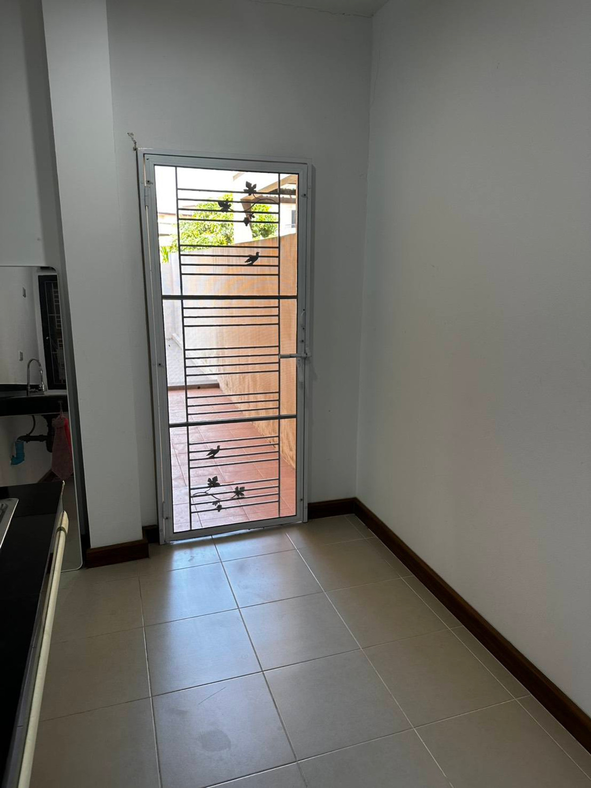 ขายบ้านพัทยา บางแสน ชลบุรี สัตหีบ : สงบแต่ไม่ไกลเมือง! ใกล้ถนนใหญ่ เดินทางไว 🌿 อนัญญา พรีเมี่ยม พลัส / 3 ห้องนอน (ขาย), Ananya Premium Plus / 3 Bedrooms (FOR SALE) BEWN062