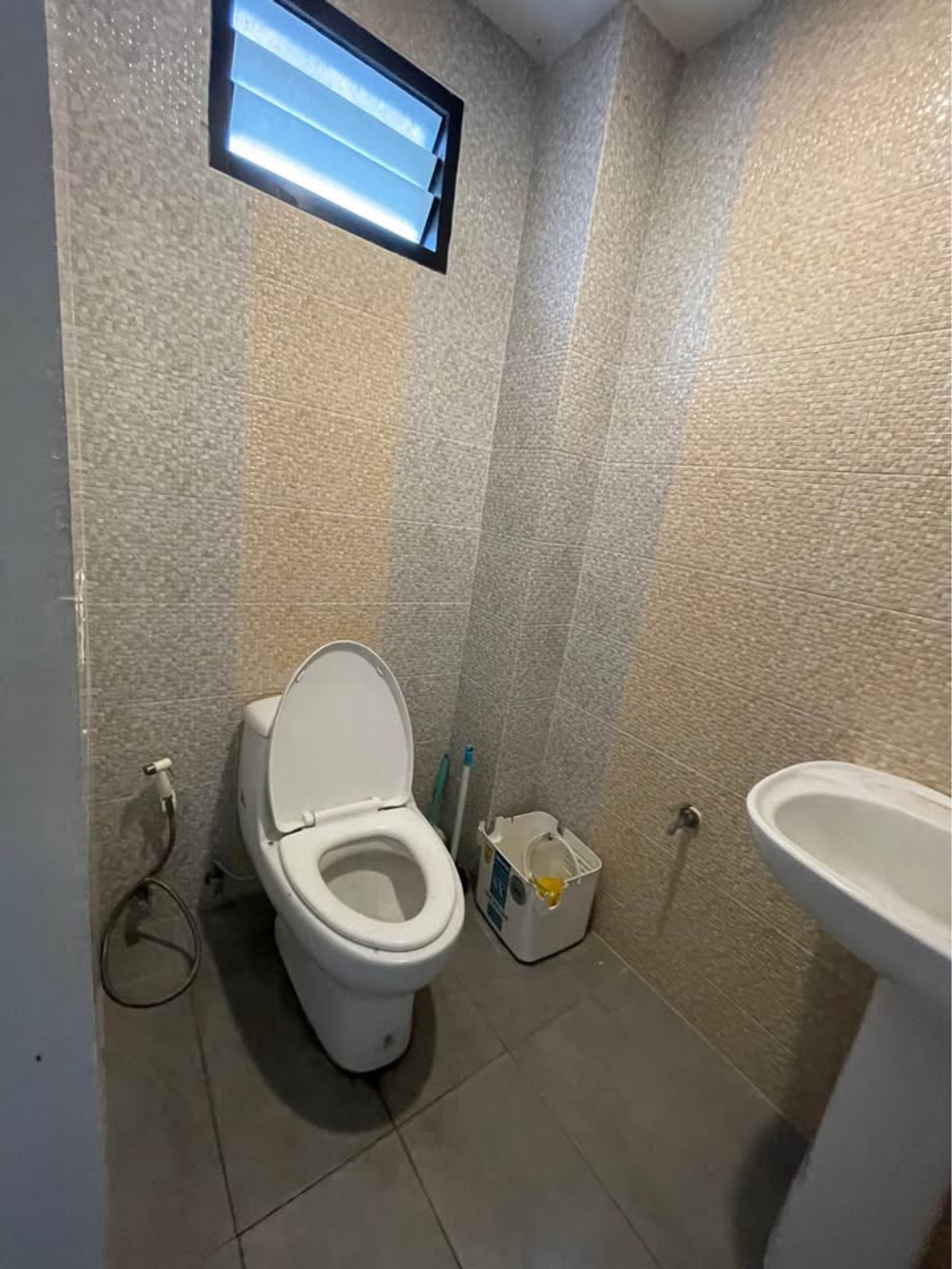 ให้เช่าบ้านลาดพร้าว เซ็นทรัลลาดพร้าว : ทาวน์โฮม 5 ชั้น เหมาะทำออฟฟิศ ถนนลาดพร้าวซอย 18 ใกล้ MRTลาดพร้าว 