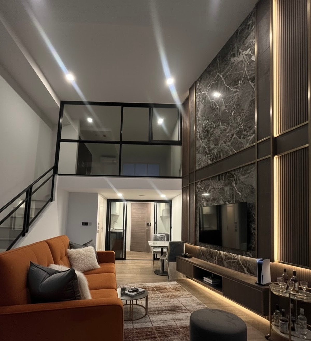 For RentCondoOnnut, Udomsuk : Condo for rent: Modiz Sukhumvit 50, new condo, close to 2 expressways and BTS On Nut, with a view of the Chao Phraya River curve.  Complete furniture and electrical appliances Ready to move in with your bags!