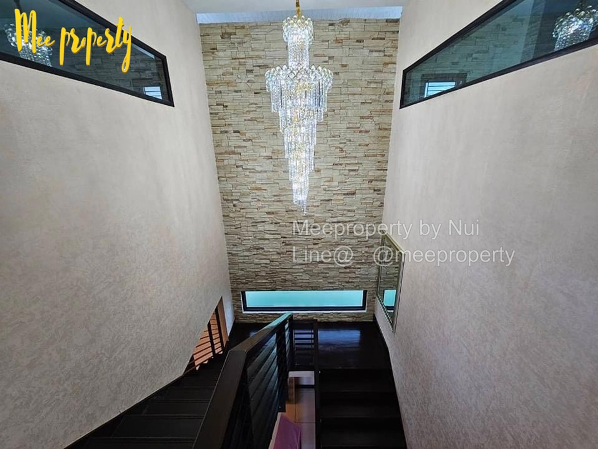 ให้เช่าบ้านพัทยา บางแสน ชลบุรี สัตหีบ : #ให้เช่า  บ้านเดี่ยวสไตล์โมเดิร์นทรอปิคอล 2 ชั้น วิวเขา ขนาดที่ดิน 115 ตร.ว. พื้นที่ใช้สอย 330 ตร.ม.📍 หมู่บ้านนาคราทรัพย์ (ศรีราชา) ใกล้อ่างเก็บน้ำบางพระ  ME-241