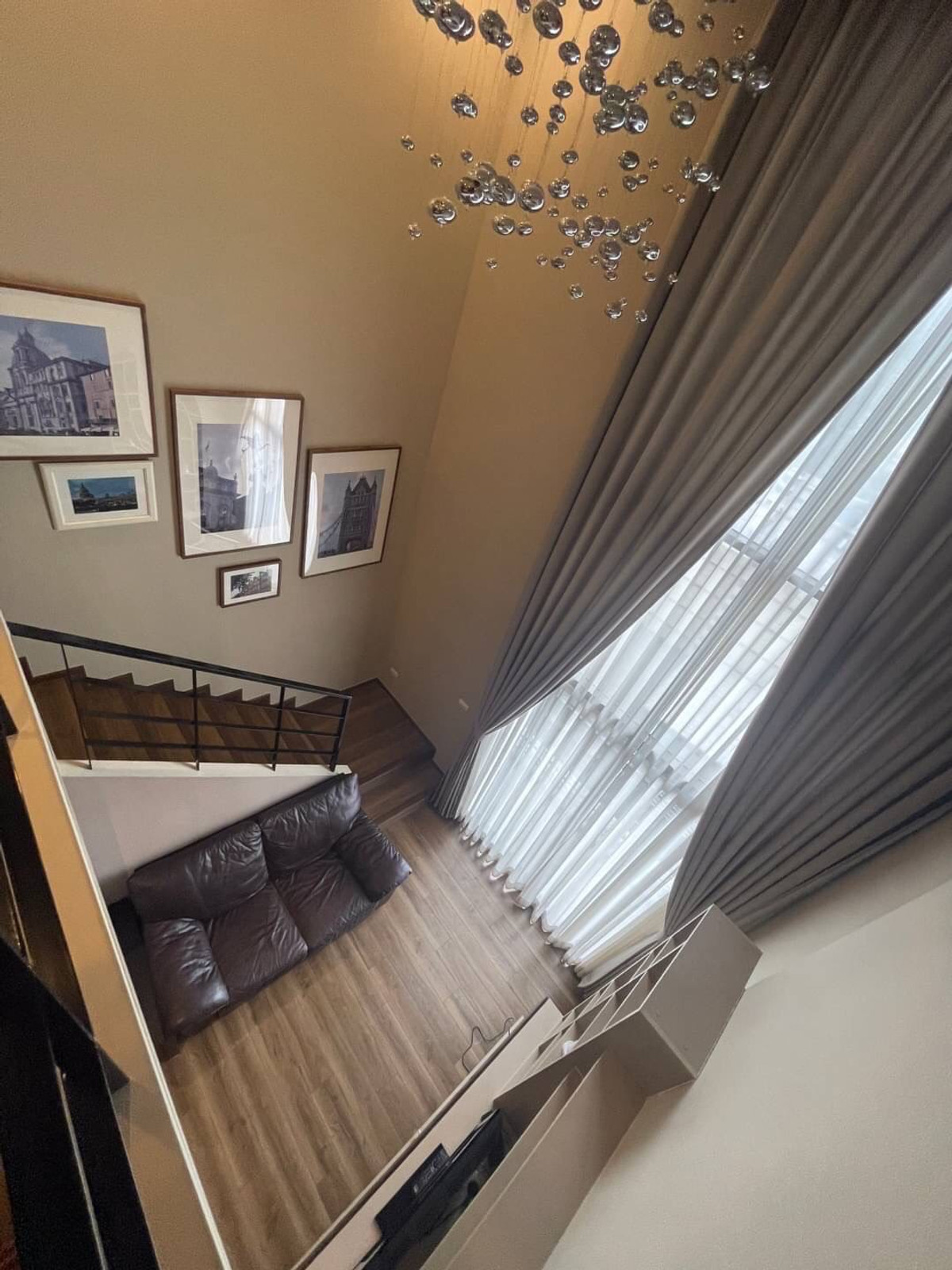 For RentCondoSapankwai,Jatujak : For rent: Onyx Phaholyothin 1 bed Duplex, high floor, price 18,500/month. If interested, contact 098-9655699 I LINE: 0817333255 Pick available room 25/3/69