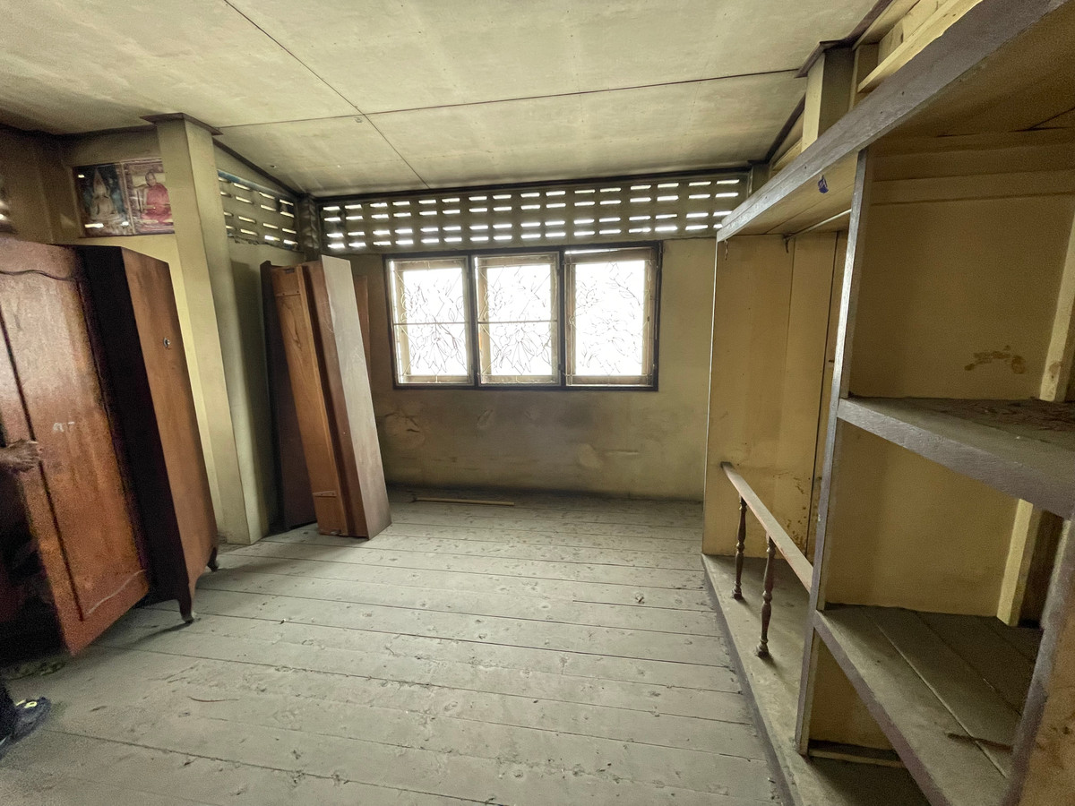 For SaleLandBang kae, Phetkasem : Empty land for sale, Soi Yaem Chaeng, behind Bang Chak gas station.