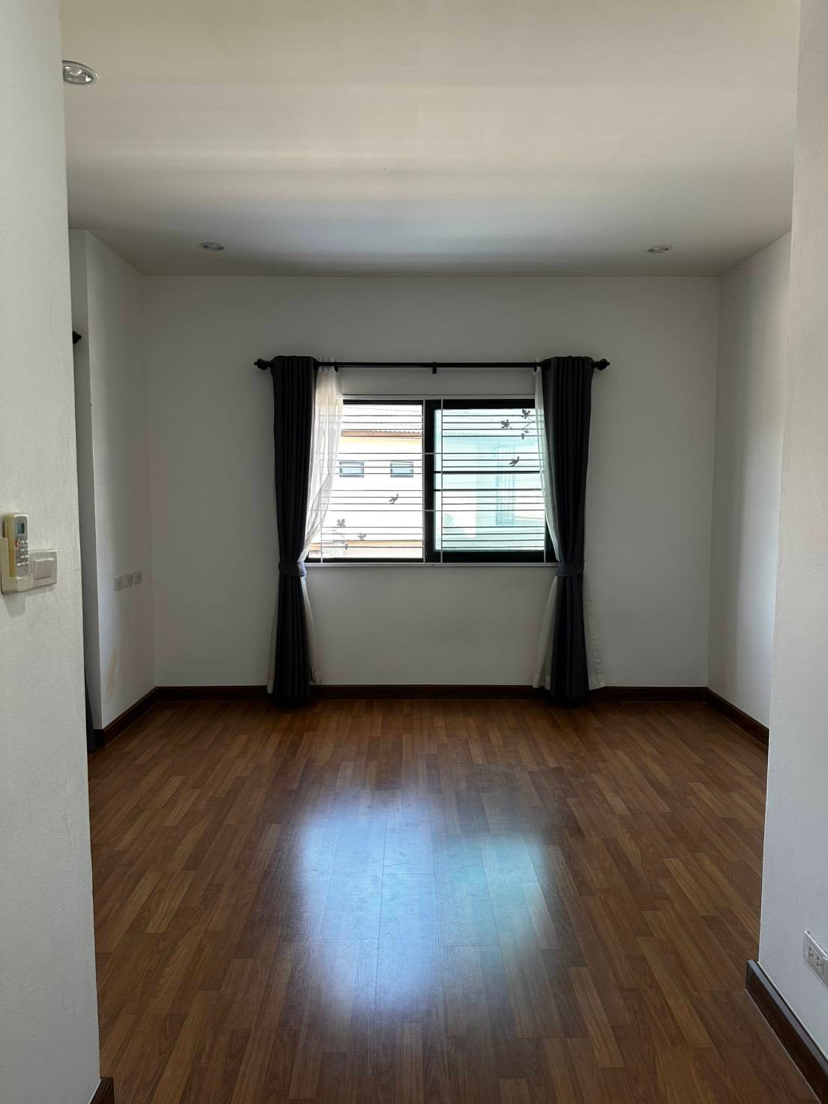 ขายบ้านพัทยา บางแสน ชลบุรี สัตหีบ : สงบแต่ไม่ไกลเมือง! ใกล้ถนนใหญ่ เดินทางไว 🌿 อนัญญา พรีเมี่ยม พลัส / 3 ห้องนอน (ขาย), Ananya Premium Plus / 3 Bedrooms (FOR SALE) BEWN062