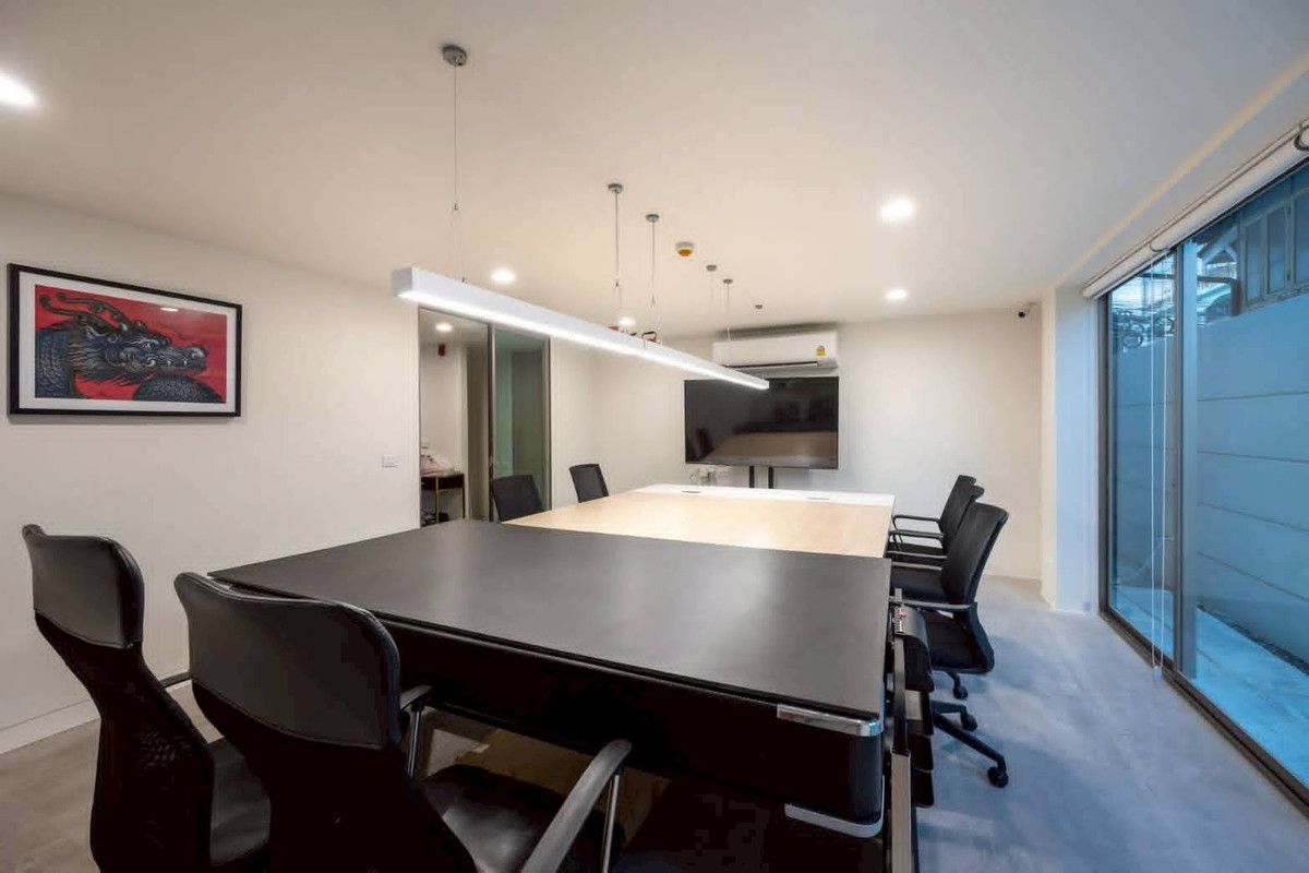 For SaleHome OfficeSapankwai,Jatujak : 5-Storey Home Office with Passenger Lift (Modern Luxury) Please call: 082-894-4624