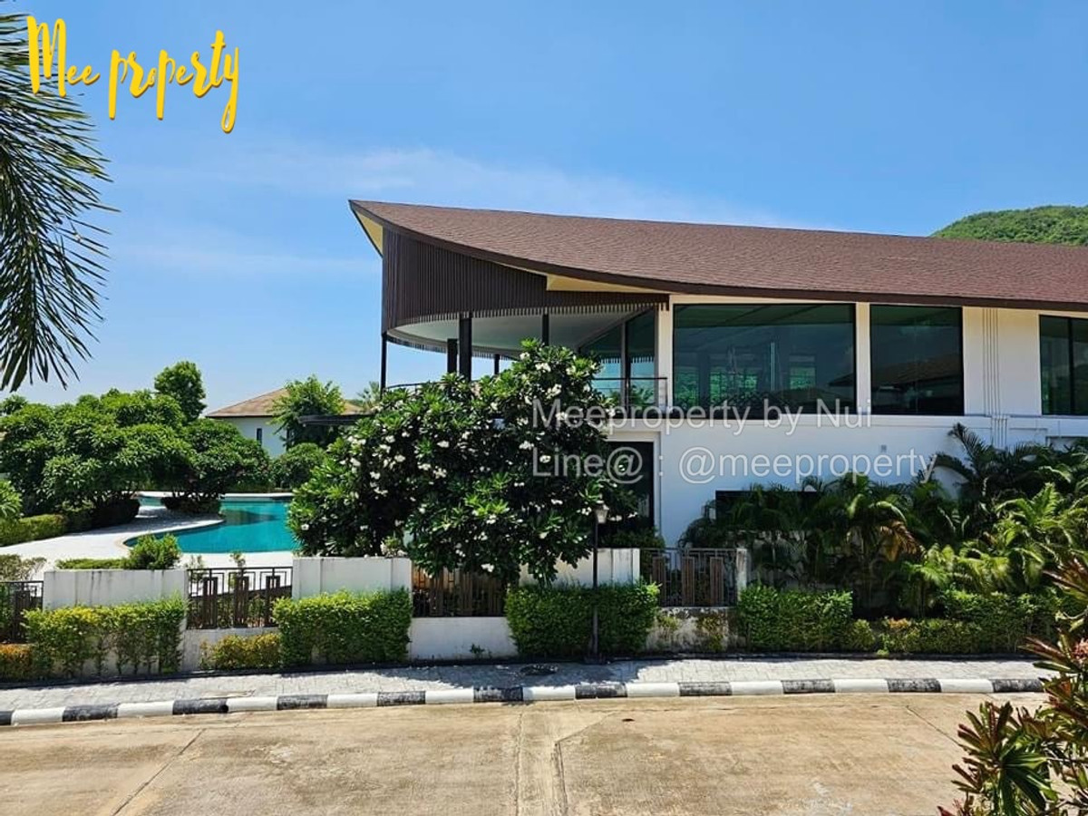 ให้เช่าบ้านพัทยา บางแสน ชลบุรี สัตหีบ : #ให้เช่า  บ้านเดี่ยวสไตล์โมเดิร์นทรอปิคอล 2 ชั้น วิวเขา ขนาดที่ดิน 115 ตร.ว. พื้นที่ใช้สอย 330 ตร.ม.📍 หมู่บ้านนาคราทรัพย์ (ศรีราชา) ใกล้อ่างเก็บน้ำบางพระ  ME-241