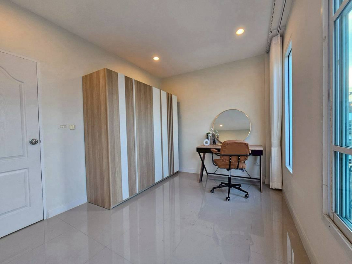 For SaleTownhomeEakachai, Bang Bon : For Sale Townhouse/Townhome  , The Betto , MRT-Phasi Charoen , Khwaeng Khlong Bang Phran , Bang Bon , Bangkok , CX-138811