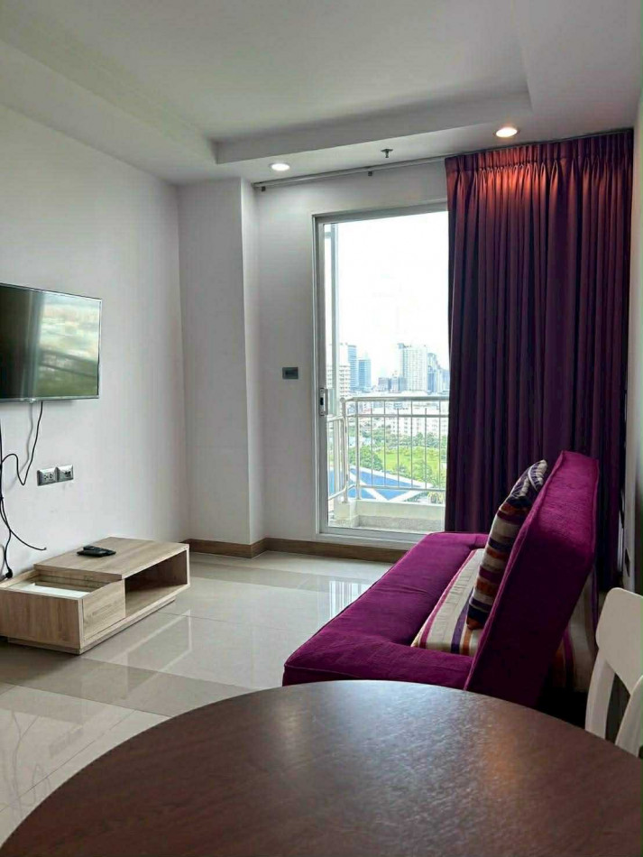For RentCondoRama9, Petchburi, RCA : Condo for rent, Supalai Wellington, 48 sq m, near MRT Cultural Center.