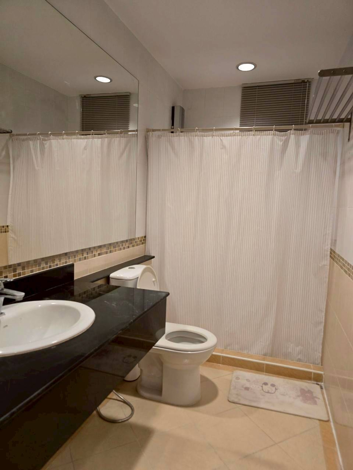 For SaleTownhomeThaphra, Talat Phlu, Wutthakat : 3-story townhome in the heart of Sathorn-Taksin area, near BTS Wutthakat.