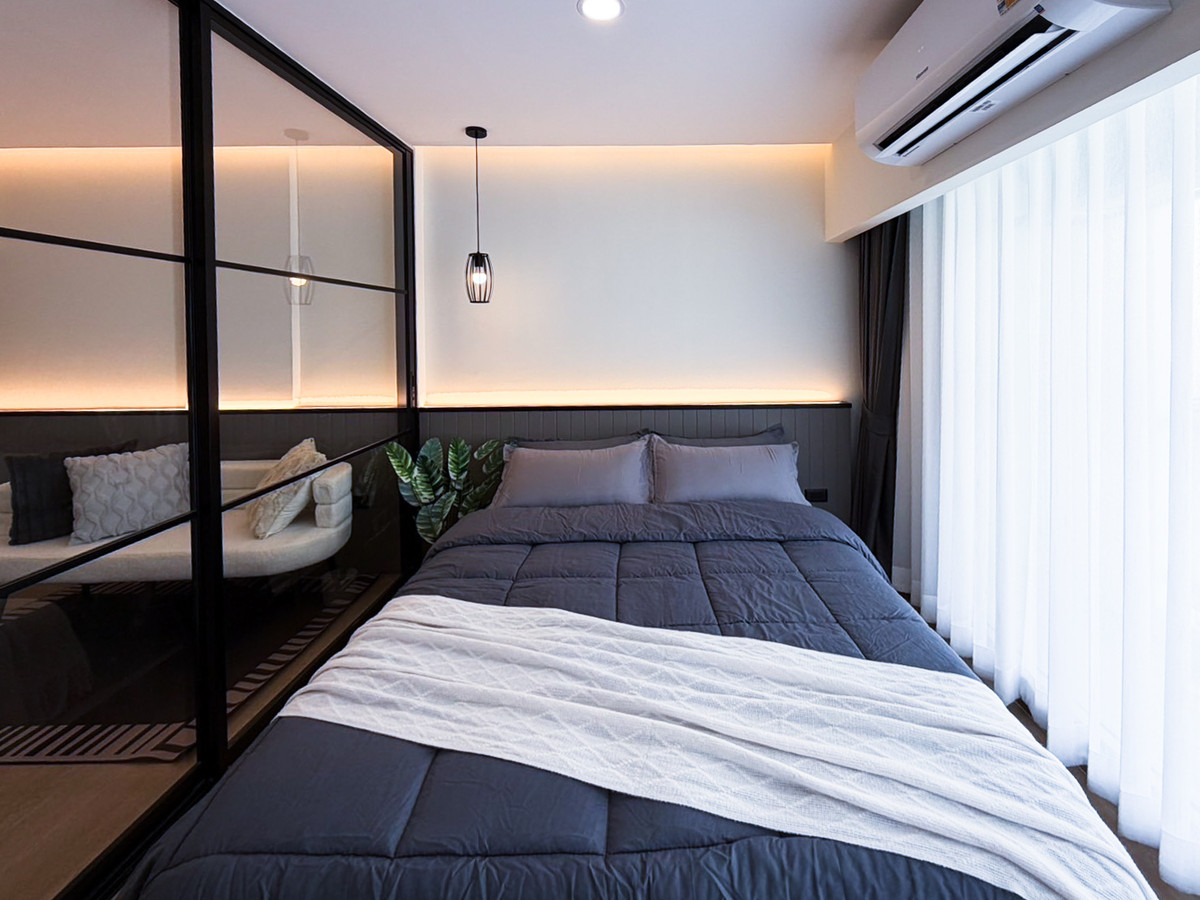 For SaleCondoLadprao101, Happy Land, The Mall Bang Kapi : (Owner for sale) Condo Ladprao, swimming pool view, fully furnished, 32 sq m, installment 5,000, near MRT.