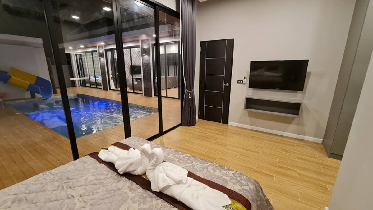 ให้เช่าพัทยา บางแสน ชลบุรี สัตหีบ : พูลวิลล่า พื้นที่ 105 ตร.ว. ซอยวัดญาณ / 3 ห้องนอน (เช่า), Pool villa, area 105 sq wa., Soi Wat Yan / 3 Bedrooms (FOR RENT) BEWN063