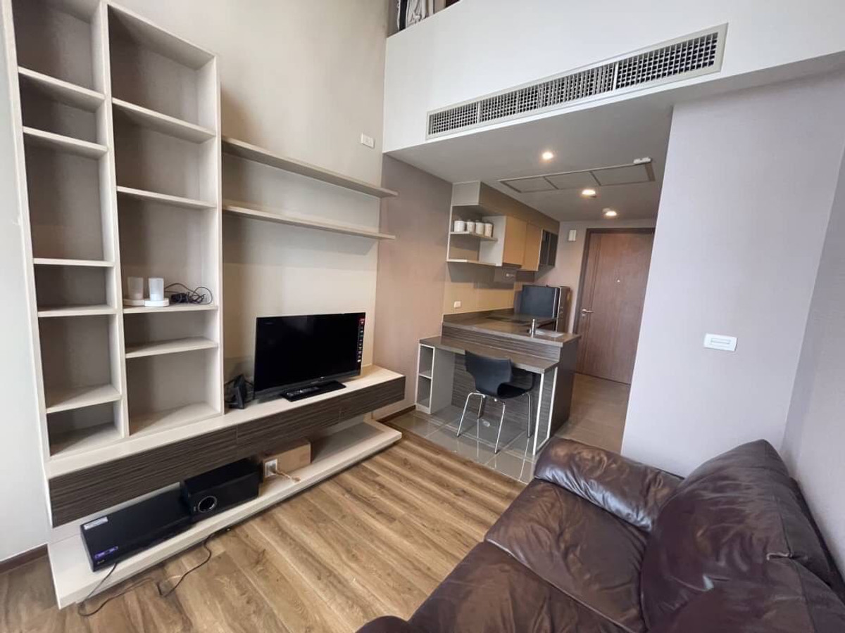 For RentCondoSapankwai,Jatujak : For rent: Onyx Phaholyothin 1 bed Duplex, high floor, price 18,500/month. If interested, contact 098-9655699 I LINE: 0817333255 Pick available room 25/3/69