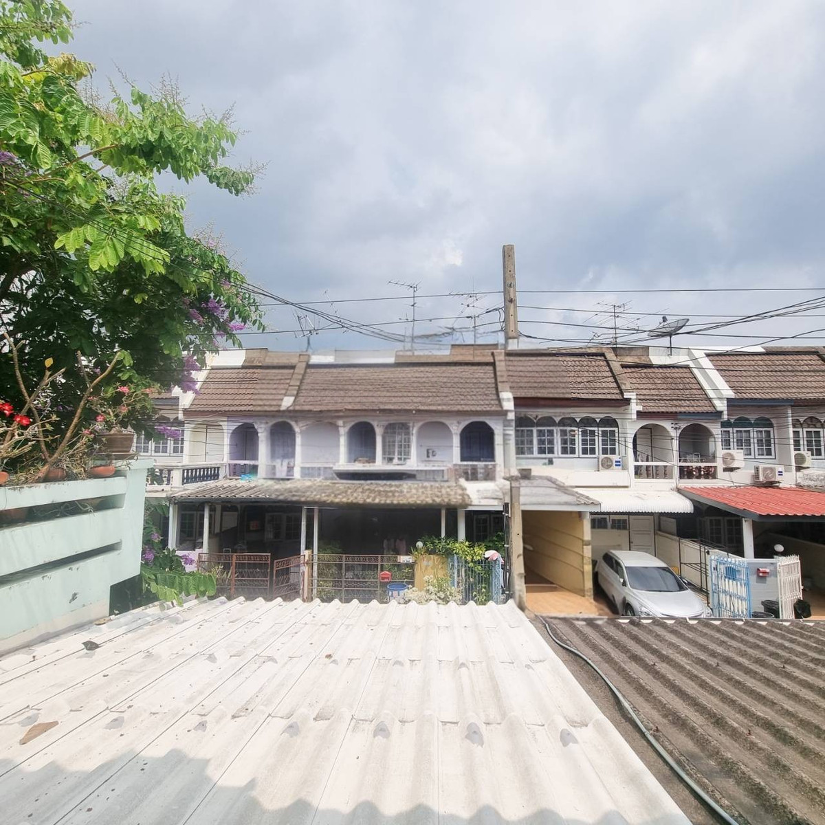 ขายทาวน์โฮมรามคำแหง หัวหมาก : ทาวน์เฮ้าส์สภาพดี ติดรถไฟฟ้าศรีกรีฑาระยะเดิน 500 เมตร  ใกล้โรงพยาบาลสมิติเวช ศรีนครินทร์ 🚶