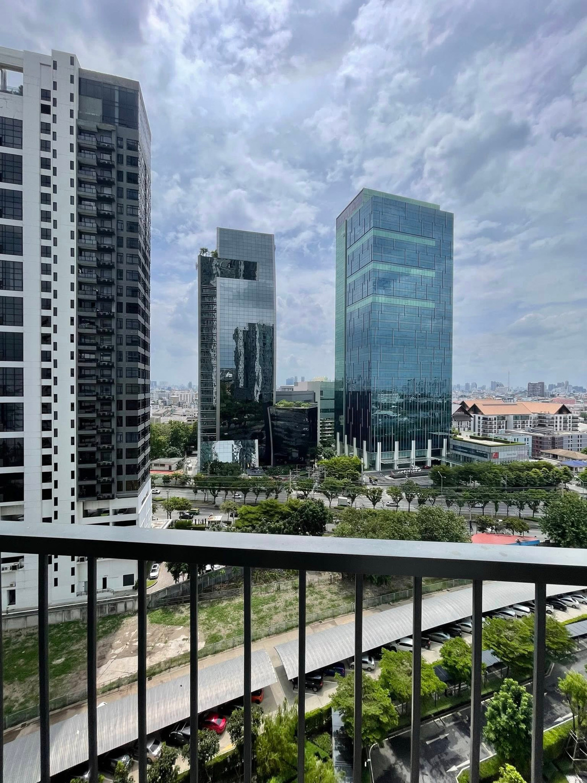 For SaleCondoRatchadapisek, Huaikwang, Suttisan : Noble Revolve Ratchada 2 / 2 Bedrooms (FOR SALE), Noble Revolve Ratchada 2 / 2 Bedrooms (For Sale) TARN243