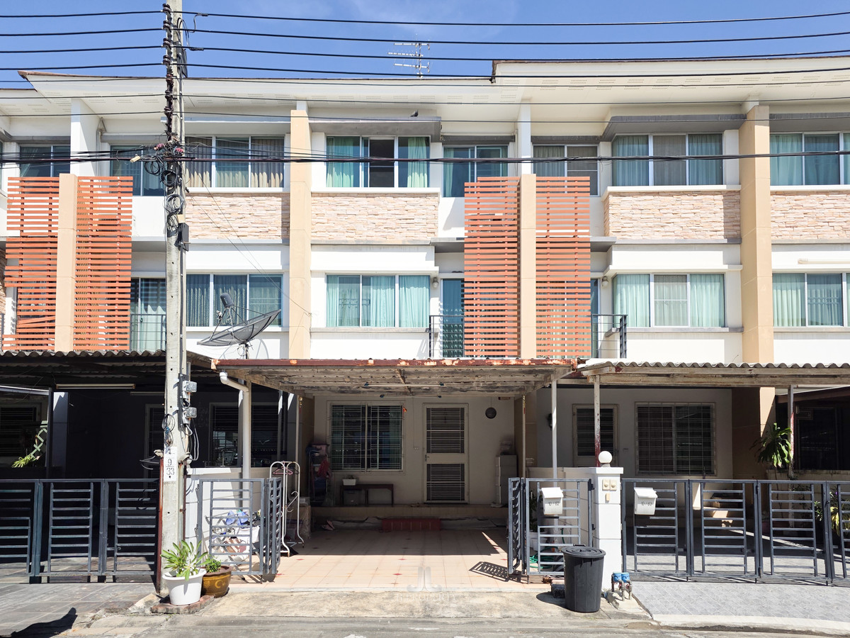 For SaleTownhomePattanakan, Srinakarin : Townhome Soi Krungthep Kreetha 7, near 3 hospitals, connected to the expressway within 10 minutes‼️