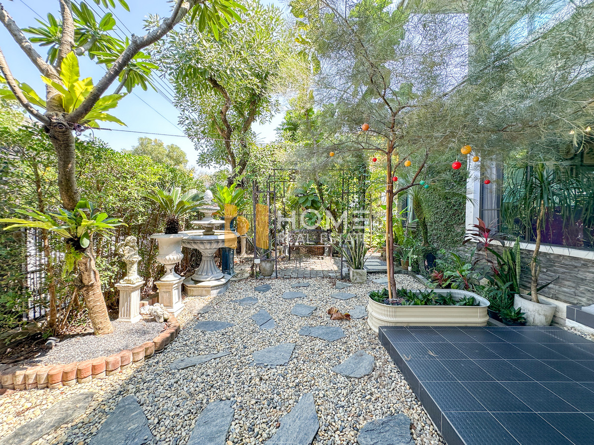 ขายบ้านบางนา แบริ่ง ลาซาล : บ้านสวนอังกฤษ ร่มรื่นตั้งแต่ก้าวแรก 🌿 มัณฑนา ศรีนครินทร์ - บางนา / 4 ห้องนอน (ขาย), Mantana Srinakarin - Bangna / 4 Bedrooms (FOR SALE) YOK058