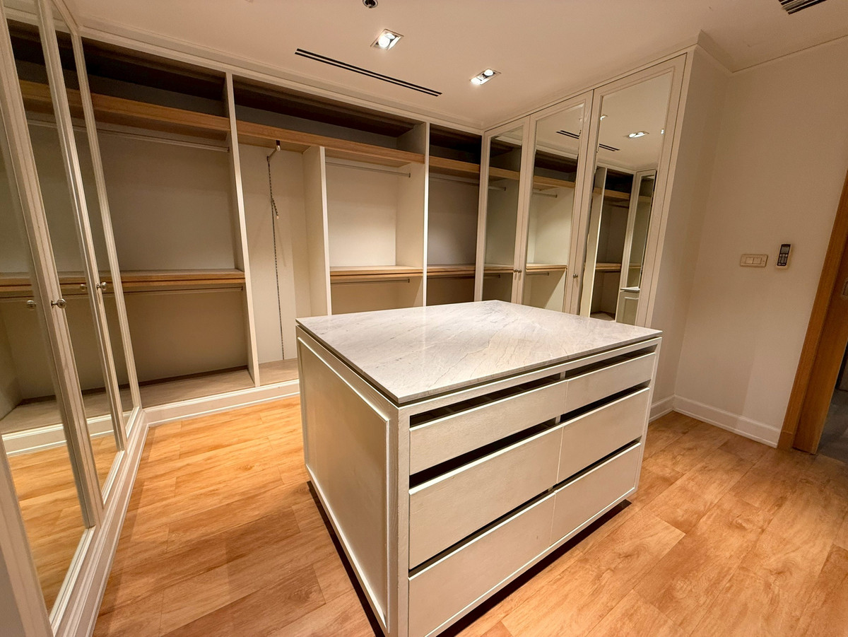 ขายคอนโดสุขุมวิท อโศก ทองหล่อ : คอนโดหรูห้องใหญ่ 2 ห้องนอน ที่ La Vie En Rose Sukhumvit 36, Contact 062-496-6454