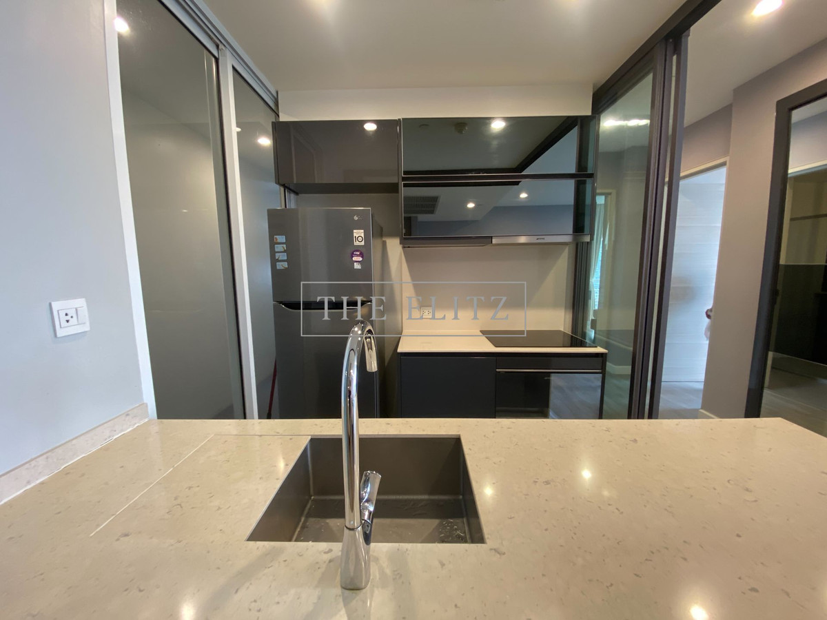 ให้เช่าคอนโดสาทร นราธิวาส : ✨ Steps away from Bangkok Christian College The Room Sathorn-TanonPun | Premium Facilities, Top Security, Prime Location 💕