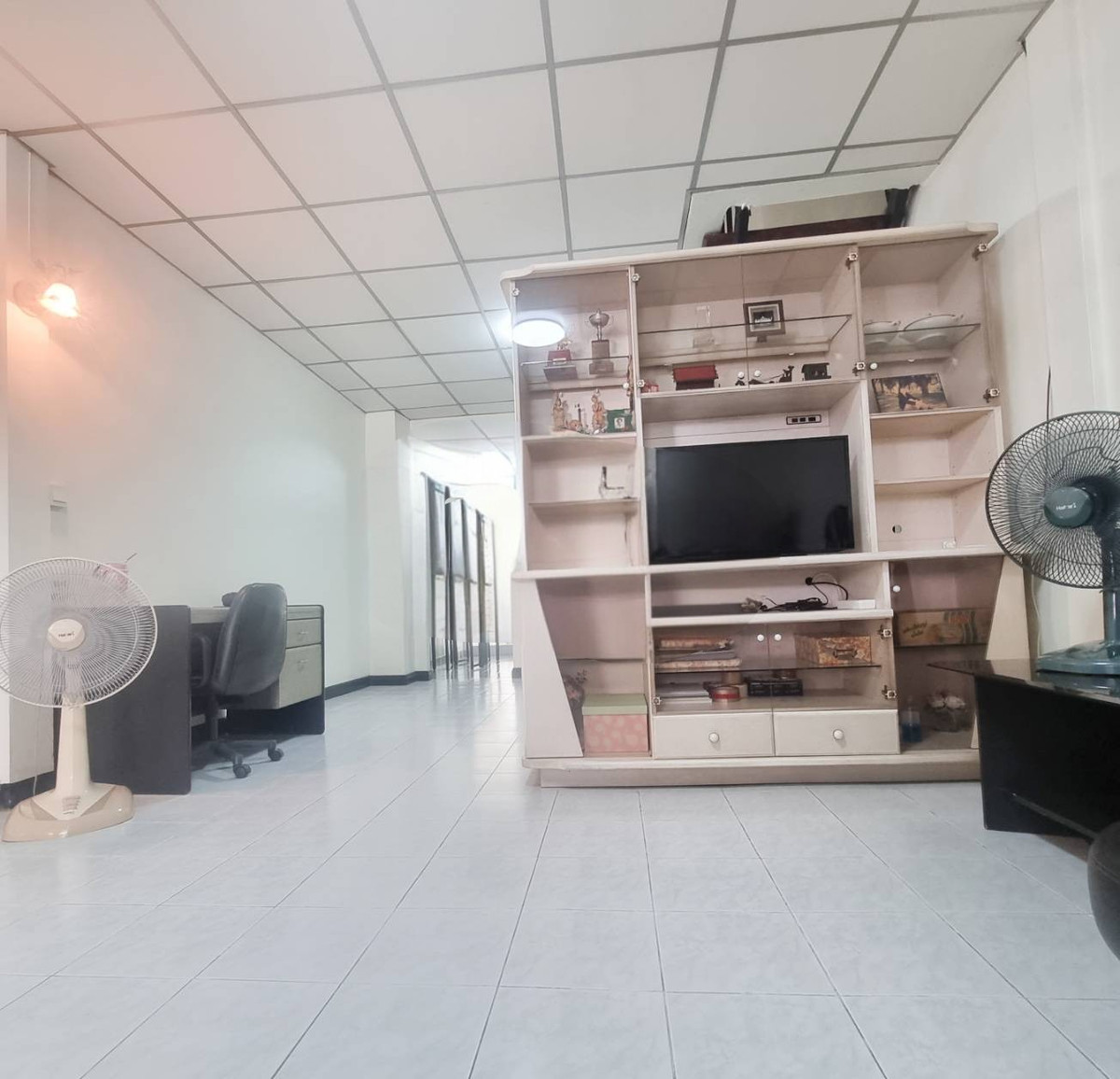 ขายทาวน์โฮมรามคำแหง หัวหมาก : ทาวน์เฮ้าส์สภาพดี ติดรถไฟฟ้าศรีกรีฑาระยะเดิน 500 เมตร  ใกล้โรงพยาบาลสมิติเวช ศรีนครินทร์ 🚶