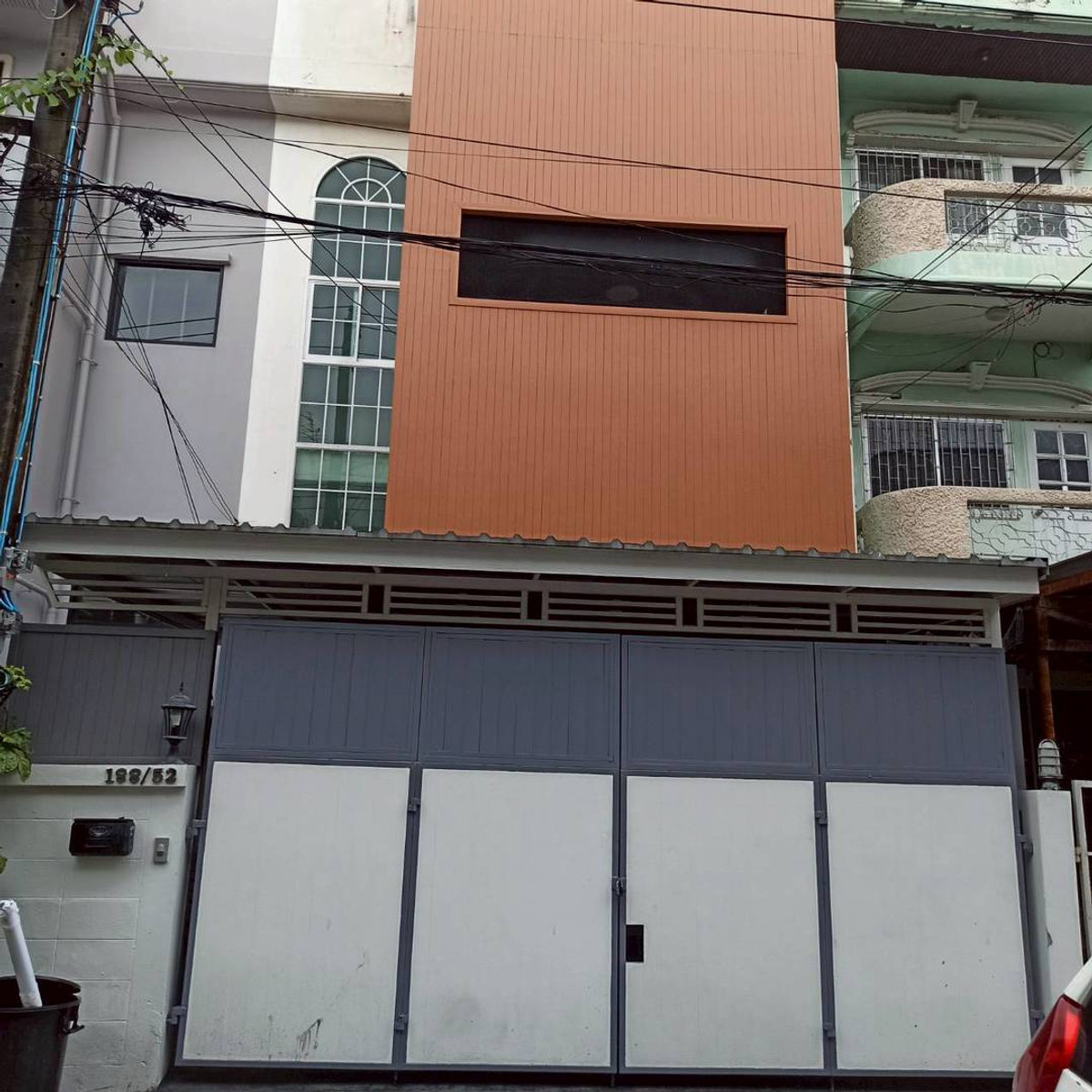 For SaleTownhomeLadprao101, Happy Land, The Mall Bang Kapi : Townhouse for sale, 36 sq m, Village 84 Mansion, Wang Thonglang.
