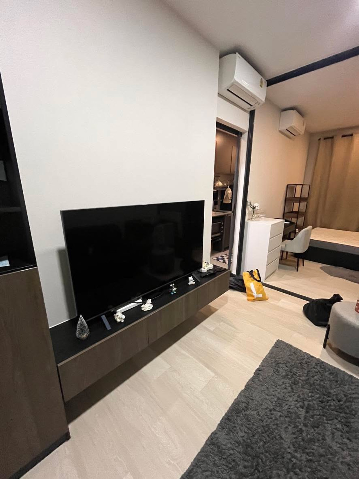 For RentCondoSapankwai,Jatujak : For rent: The Privacy Jatujak, high floor, high ceiling, airy, comfortable.