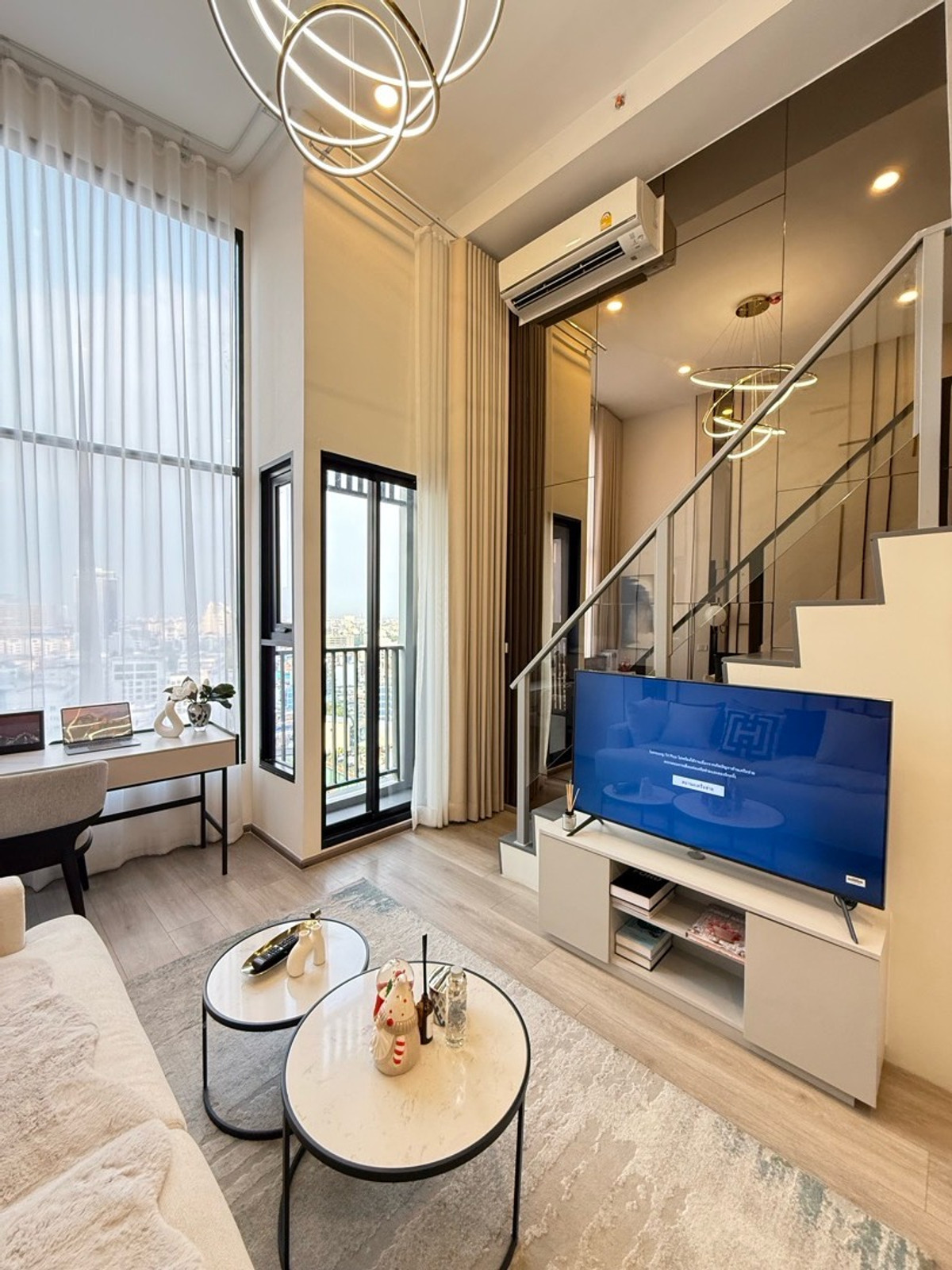 For SaleCondoRatchadapisek, Huaikwang, Suttisan : Soho Deal hot🔥
High floor room, last room, fully decorated ✨