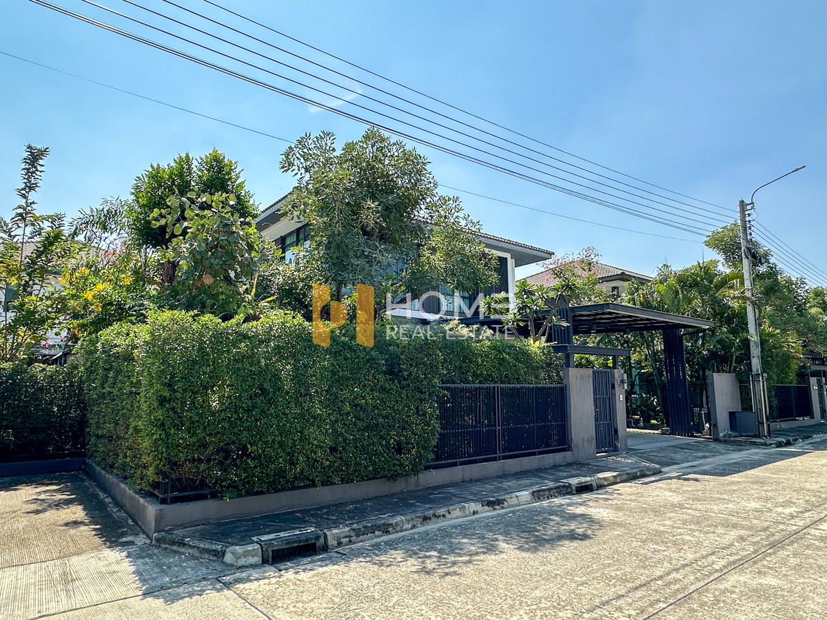 ขายบ้านบางนา แบริ่ง ลาซาล : บ้านสวนอังกฤษ ร่มรื่นตั้งแต่ก้าวแรก 🌿 มัณฑนา ศรีนครินทร์ - บางนา / 4 ห้องนอน (ขาย), Mantana Srinakarin - Bangna / 4 Bedrooms (FOR SALE) YOK058