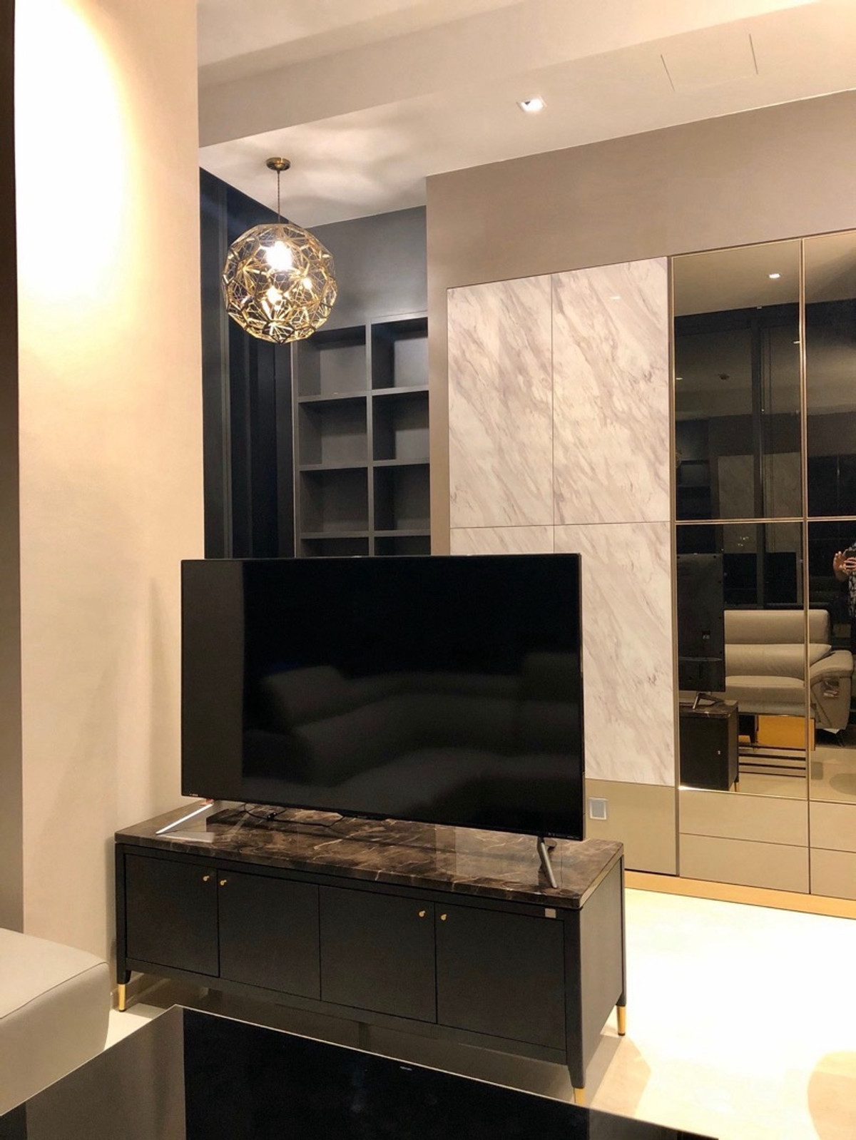 ให้เช่าคอนโดสีลม ศาลาแดง บางรัก : ให้เช่า Ashton Silom ☎️ 0912322009