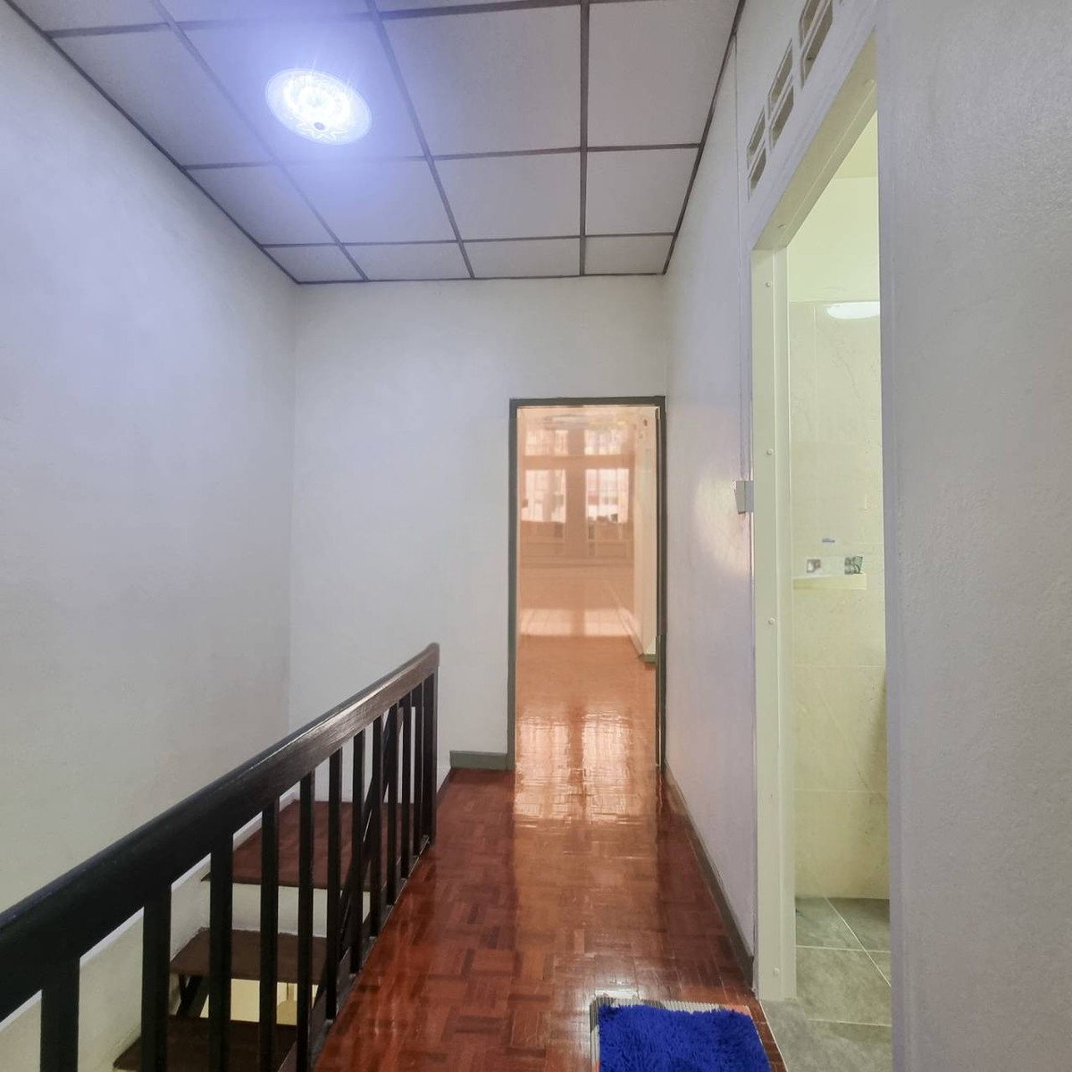 ขายทาวน์โฮมรามคำแหง หัวหมาก : ทาวน์เฮ้าส์สภาพดี ติดรถไฟฟ้าศรีกรีฑาระยะเดิน 500 เมตร  ใกล้โรงพยาบาลสมิติเวช ศรีนครินทร์ 🚶