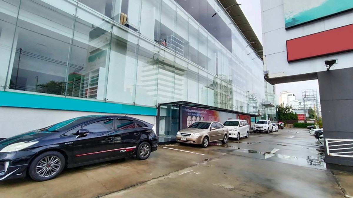 ให้เช่าโชว์รูมรัชดา ห้วยขวาง : พื้นที่ขนาดใหญ่ เหมาะสำหรับทำสำนักงานใหญ่หรือโชว์รูม 380-4,500 ตรม. ติดถนนรัชดาภิเษก