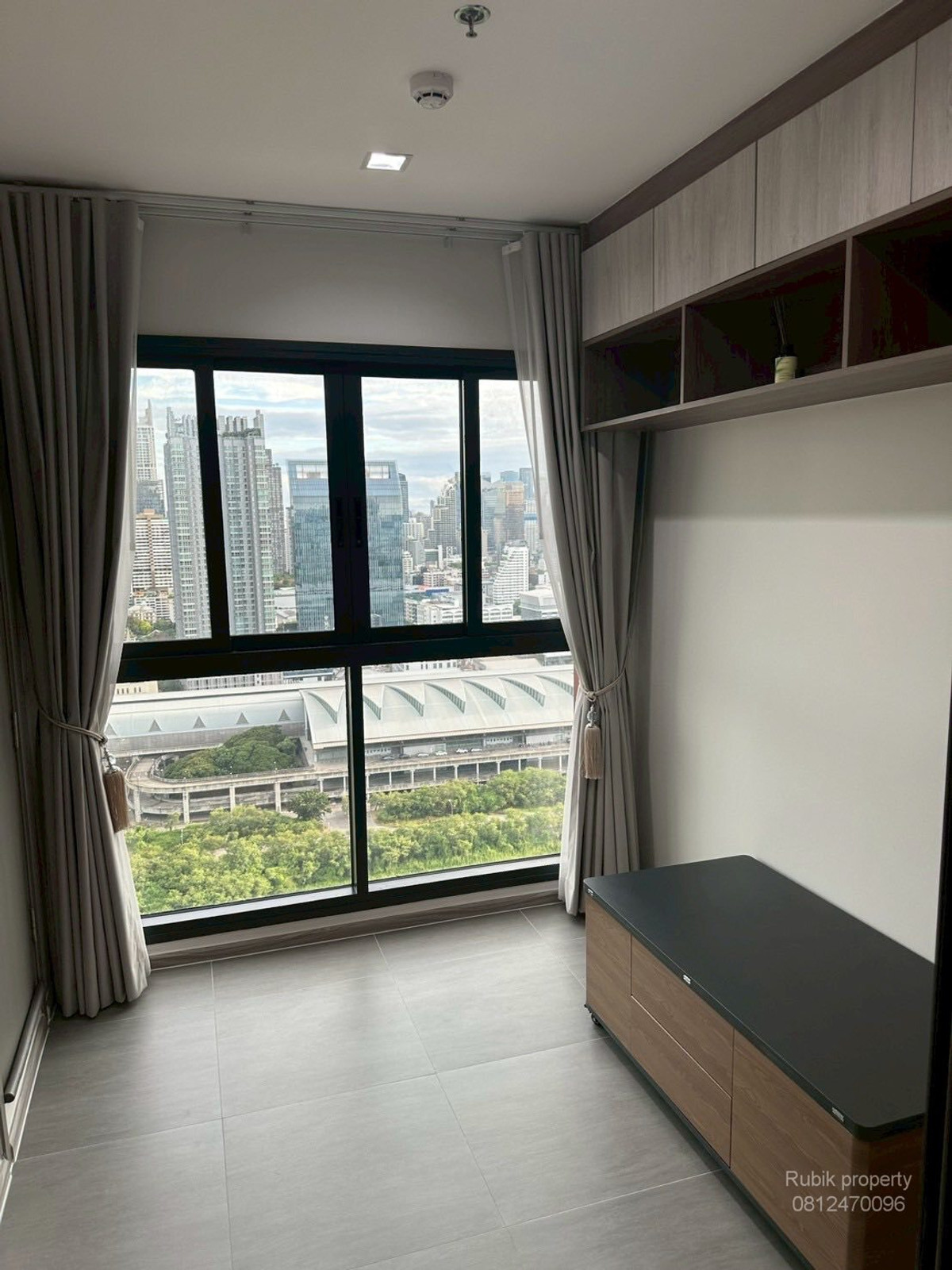 คอนโดพระราม 9 เพชรบุรีตัดใหม่ RCA : 🏢 Life Asoke Hype – Rare Layout เพียง 14 ห้องทั้งโครงการ! ติดทางด่วนมักกะสัน | ใกล้ MRT พระราม 9 เพียง 500 ม. RB1682